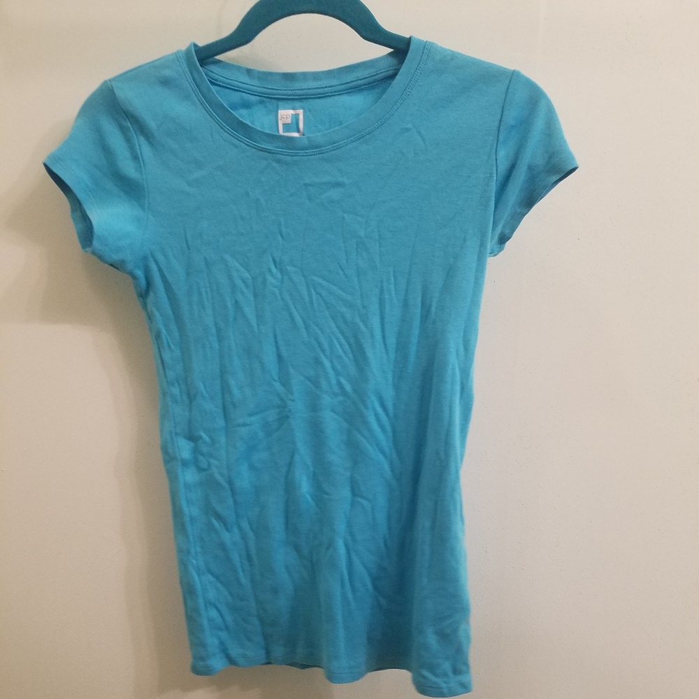 Plain blue tshirt
